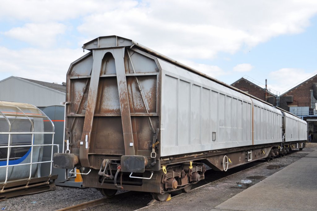 kva27953095eastleighworks19thapril2016.jpg