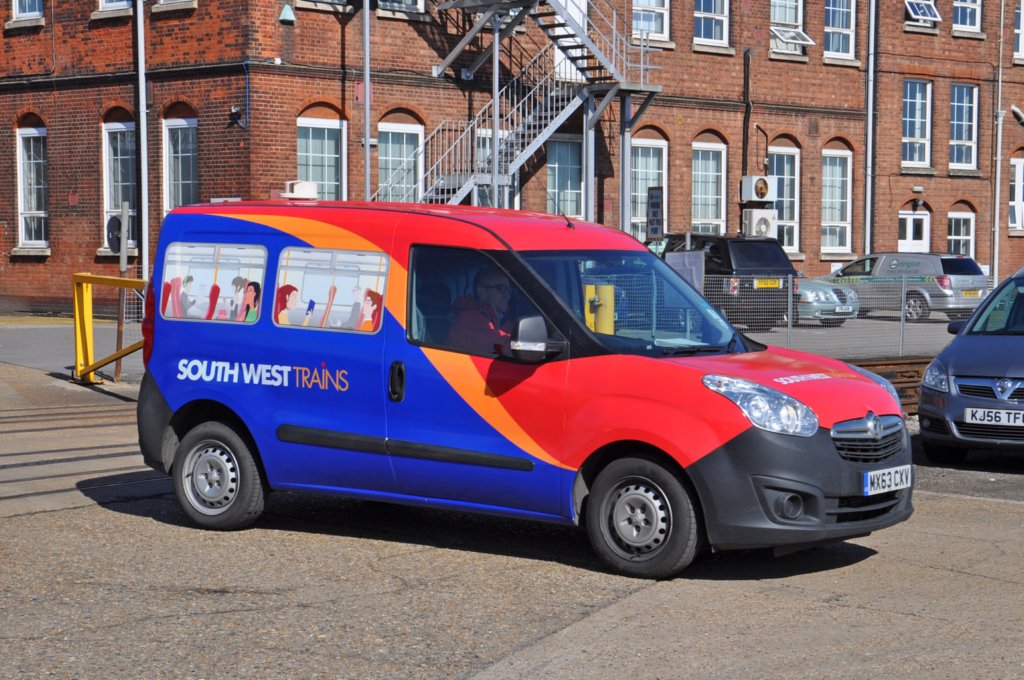 southwesttrainsvaneastleighworks28thapril2016.jpg