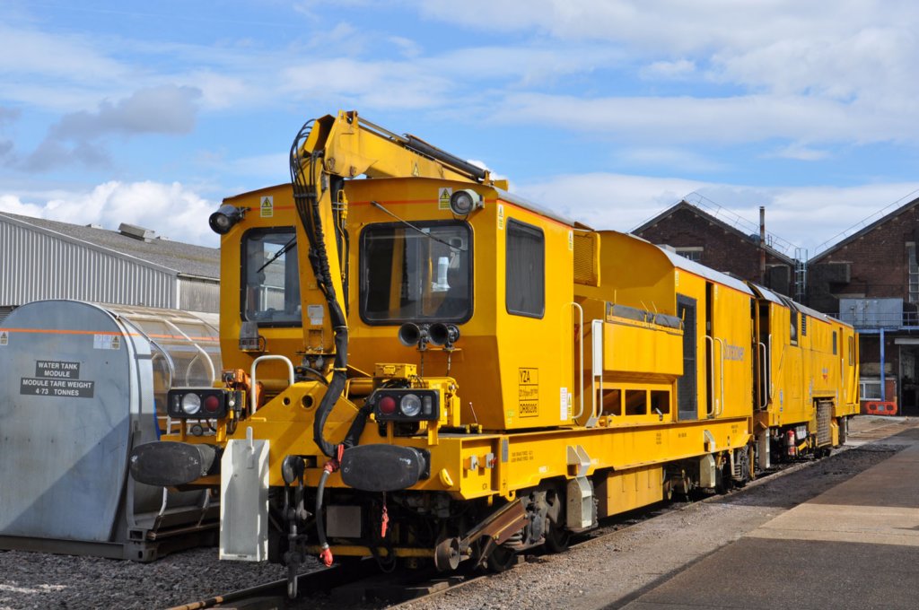 stoneblowerdr80206eastleighworks28thapril2016.jpg