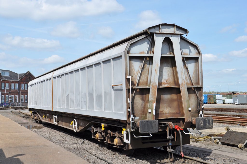 kva27953293eastleighworks3rdmay2016.jpg