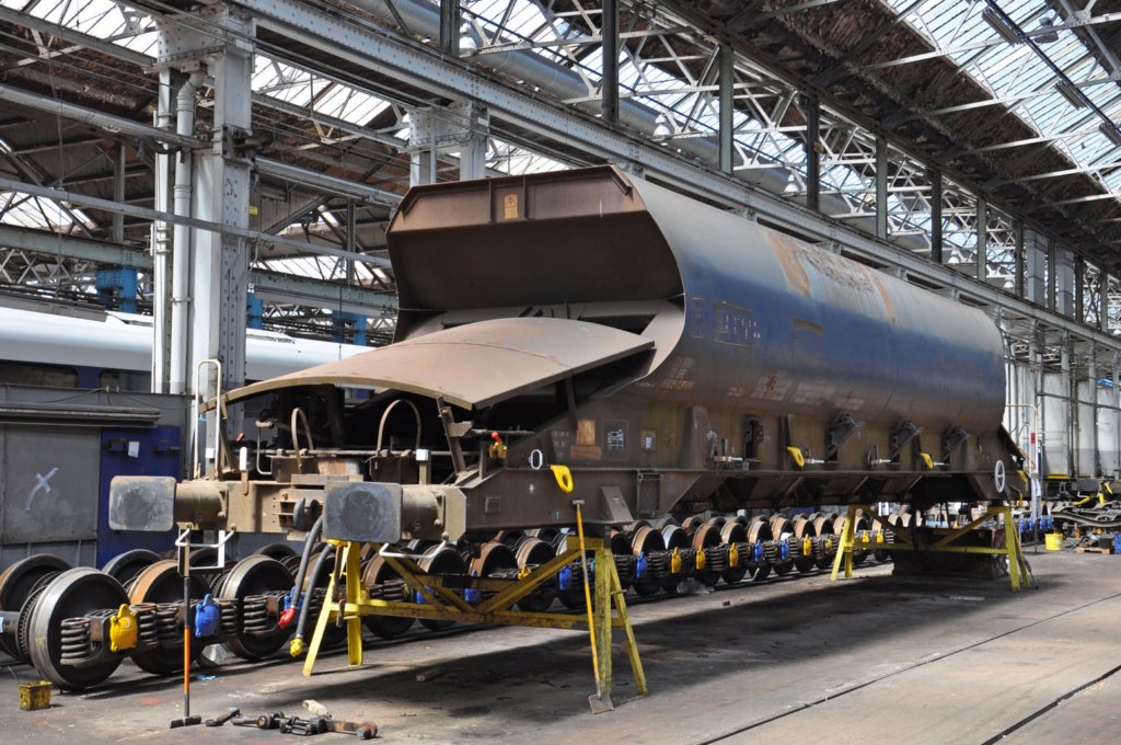 kpa69050330eastleighworks16thmay2016.jpg
