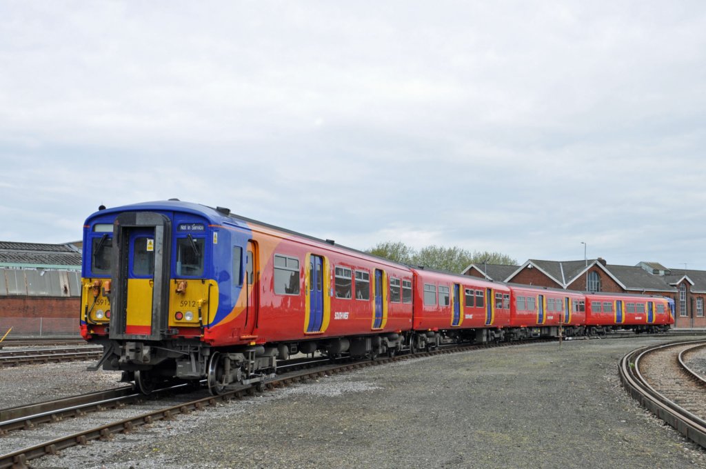 class4555912eastleighworks24thapril2017.jpg