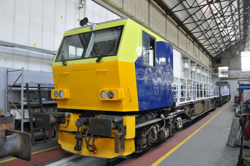 dr98964anddr98914eastleighworks14thjuly2017.jpg