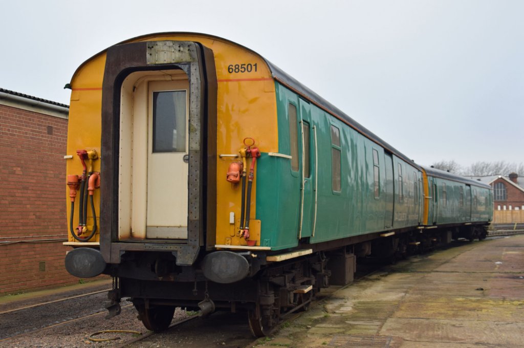 barriers68501and68504eastleighworks7thjanuary2021.jpg