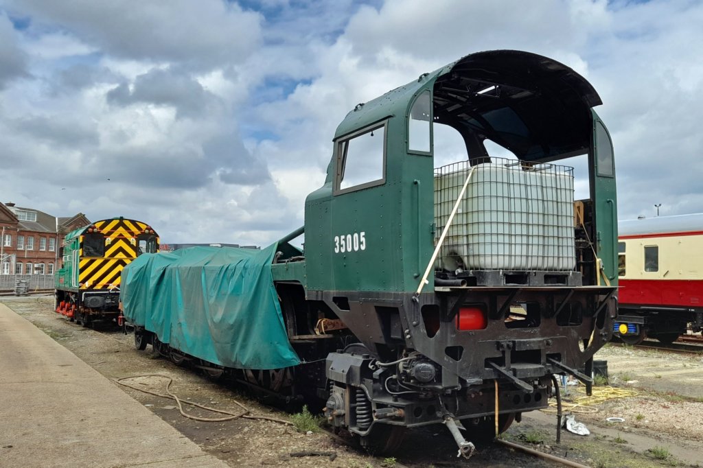 br35005and08567eastleighworks25thapril2024.jpg