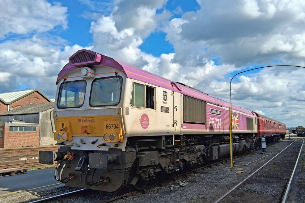 and4tc76297and76324eastleighworks31stmarch2026.jpg